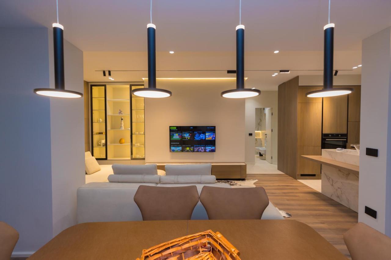 Diora'S Hotel And Apartments Влёра Экстерьер фото