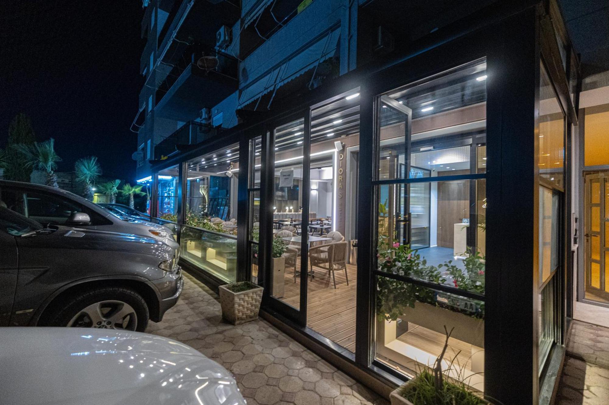 Diora'S Hotel And Apartments Влёра Экстерьер фото