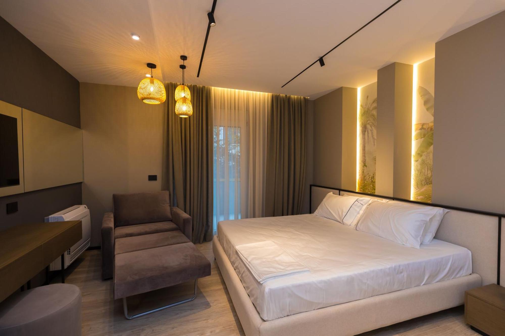 Diora'S Hotel And Apartments Влёра Экстерьер фото