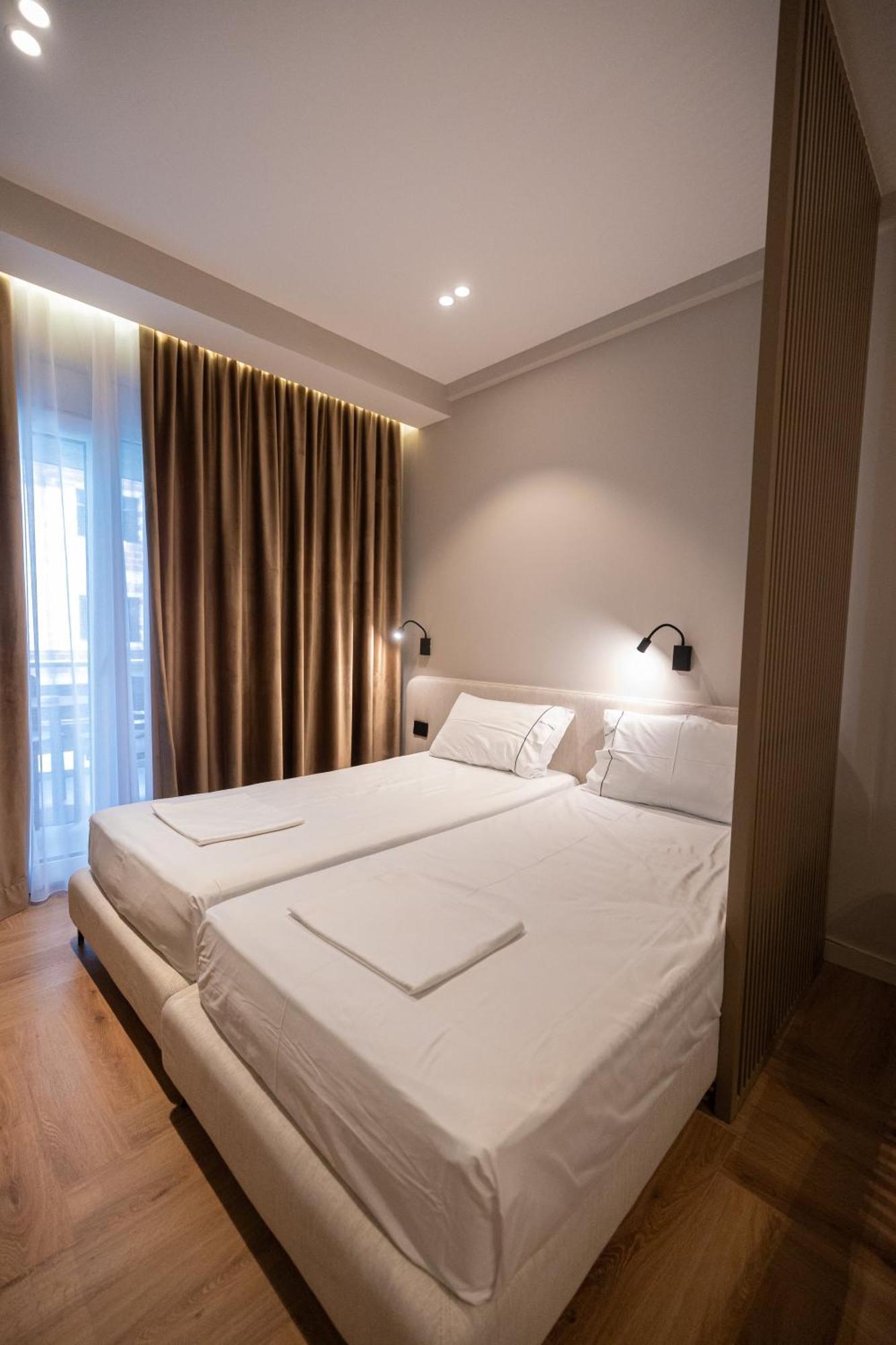 Diora'S Hotel And Apartments Влёра Экстерьер фото