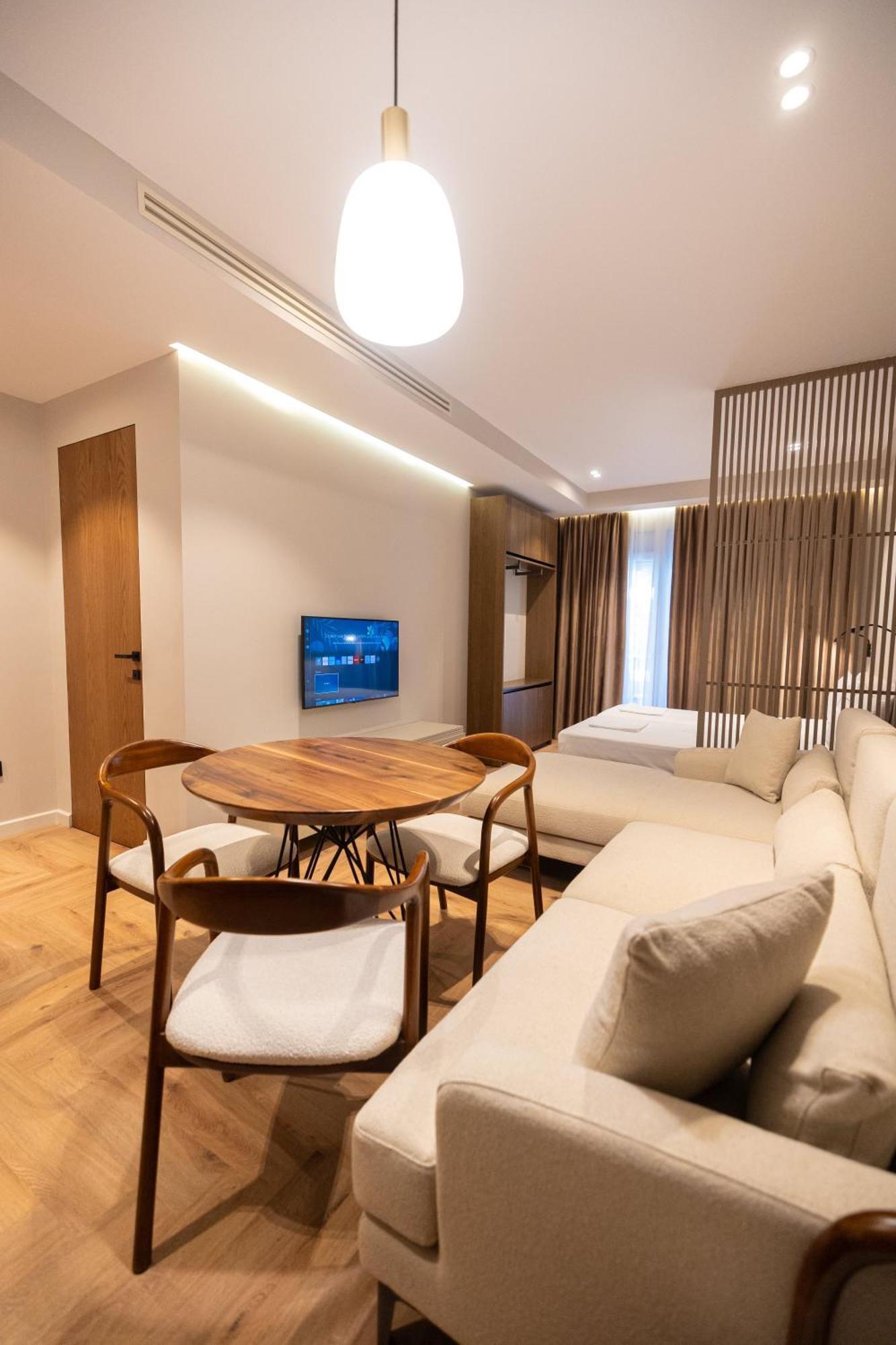 Diora'S Hotel And Apartments Влёра Экстерьер фото